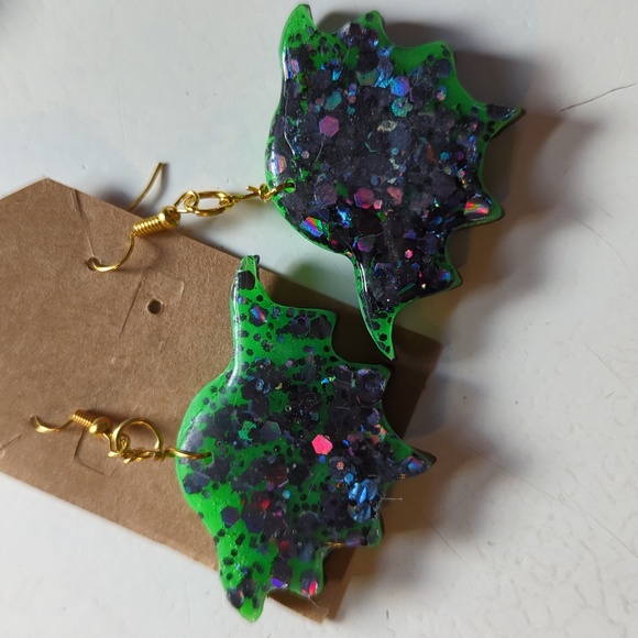 NWOT custom made epoxy bat earrings & pin set - Picture 4 of 6